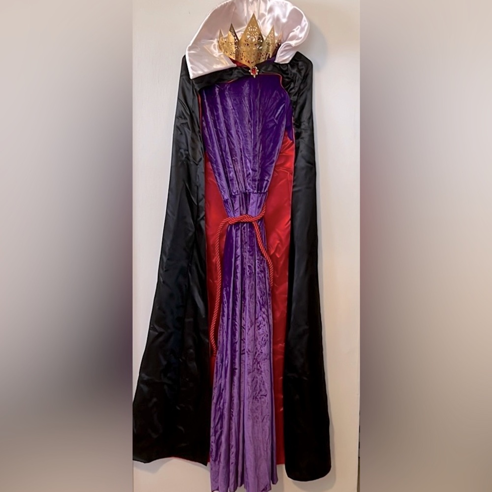 Disney Villains The Evil Queen Halloween costumes size XL